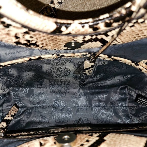 Snake Skin Bucket Purse with shoulder strap - Picture 3 of 4